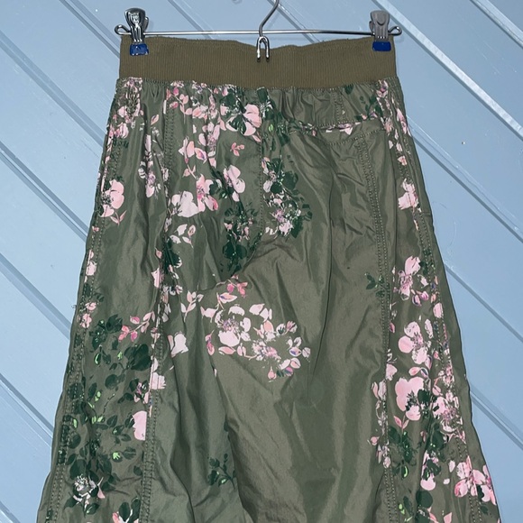 Free People Movement Mesmerize Me Cargo pants Olive Floral - Picture 10 of 12